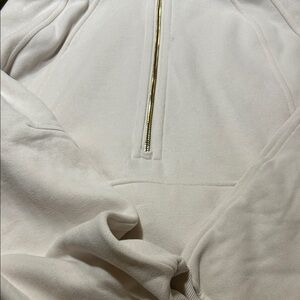 Gold
Trip zipper full length